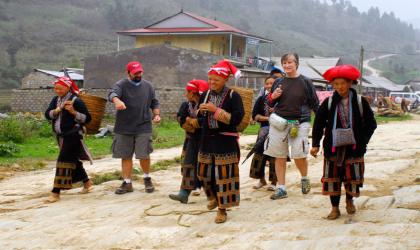 Sa Pa Trekking 2d/1n Hotel by Day Bus
